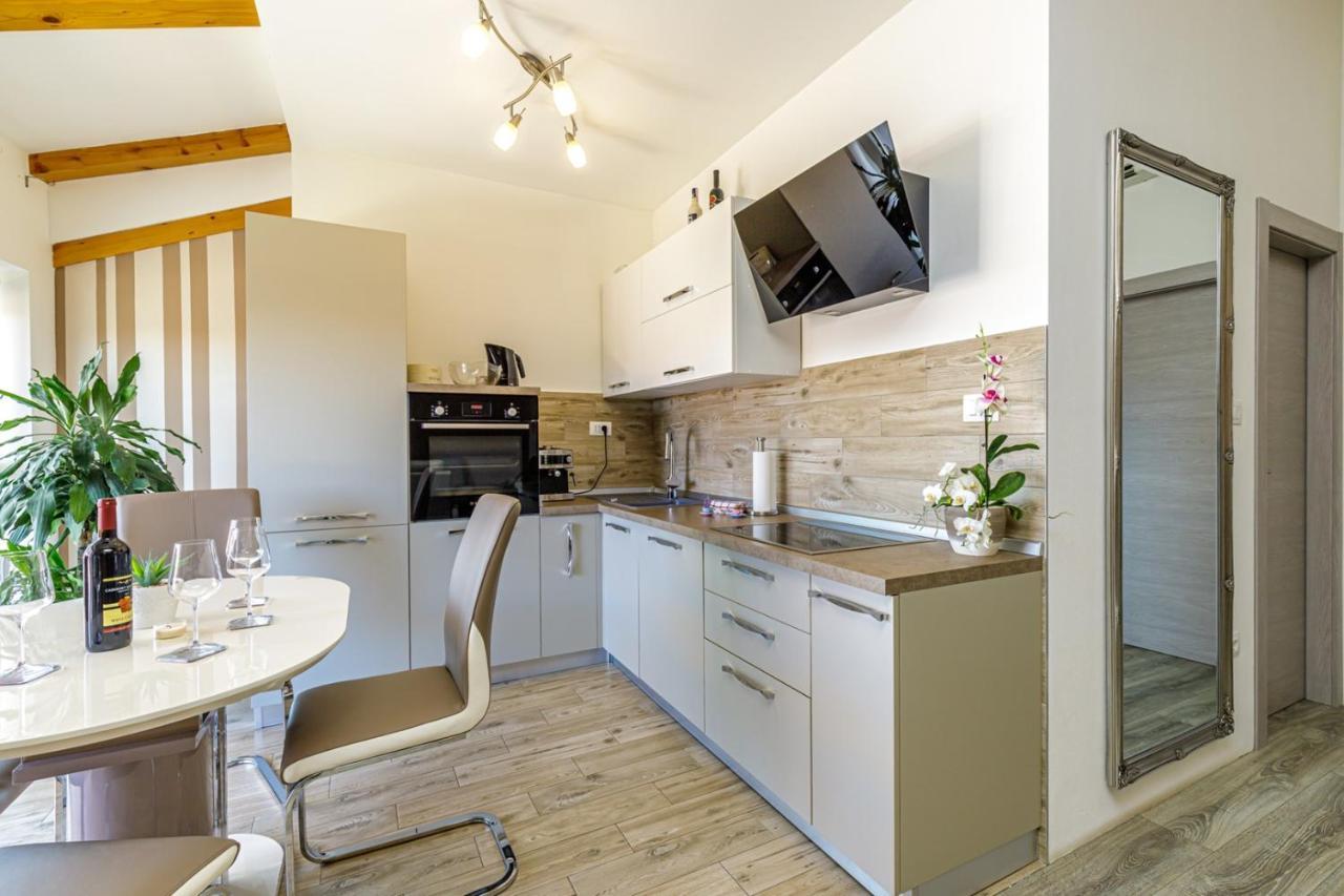 Apartments Mirjana メドゥリン エクステリア 写真