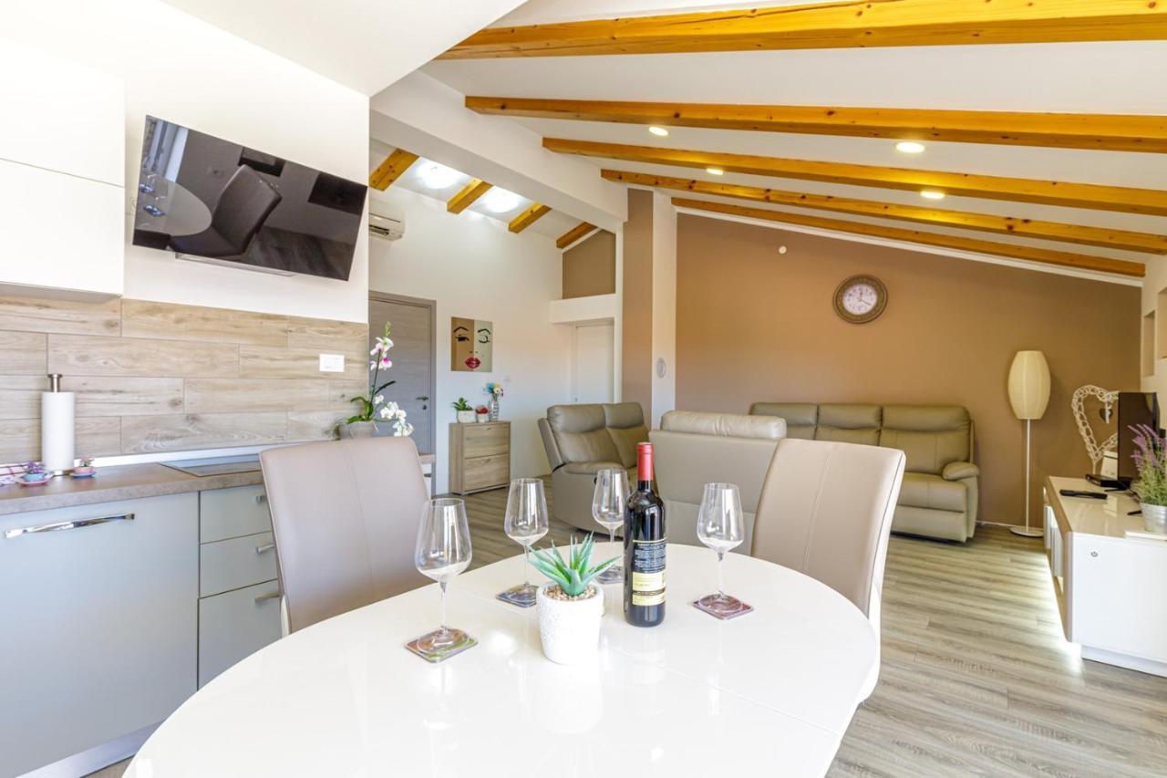 Apartments Mirjana メドゥリン エクステリア 写真