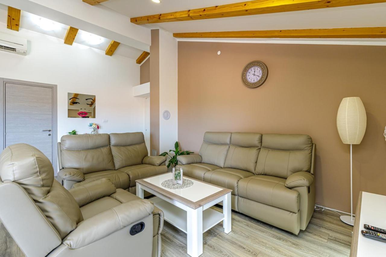 Apartments Mirjana メドゥリン エクステリア 写真